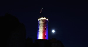 Die Sparrenburg in Bielefeld bei Nacht